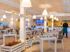 SUNRISE Holidays Resort (Adults Only)