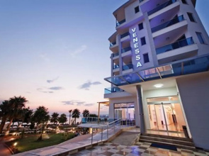Отель Venessa Beach 