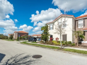 Pet Friendly & Beautifully Furnished! 4 Bedroom Home