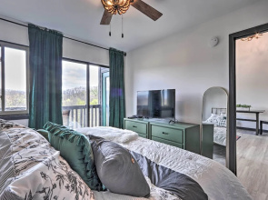 Pool Access & Balcony: Mtn-view Gatlinburg Condo