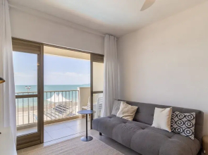 Great Beachfront Apartment Lbm306