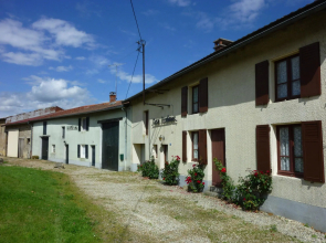 Romantic Holiday Home in Barricourt with Barbecue