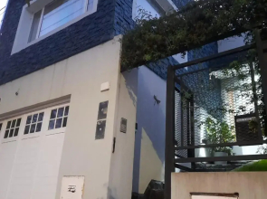 Hermosa casa con patio, parrilla y garage cerrado