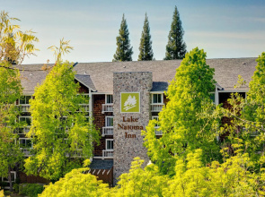 Lake Natoma Inn