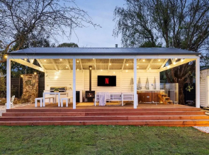 Bella s Cottage Spa Sauna Large Groups