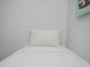 Comfort And Comfy 2Br At Great Western Resort Apartment