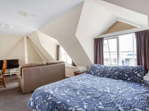 Upstairs Studio Apartment with street access