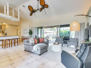 Spacious Oasis w/ Lagoon Pool & Spa in Cape Coral!