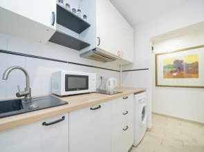 UNIT Warszawa Centrum Room by Metro Rondo ONZ