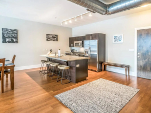 Seaport Signal Building by Vacasa