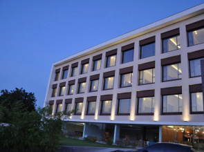 Pride Biznotel Manjusar