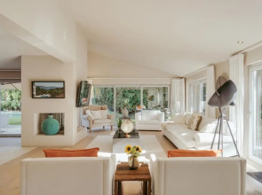 Light Villa by Cadenzalux
