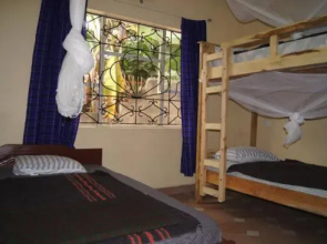 Mwanzarocks Hostel