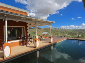 River Crossing Lodge