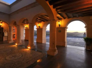 Rated for the Best Value in Cabo San Lucas!! 2BR 8P