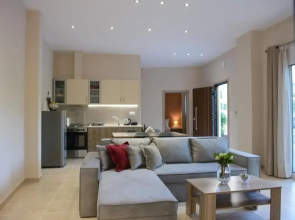 Alimos Modern Retreat Near the Beach