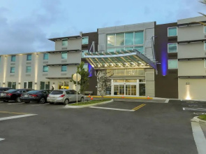 Holiday Inn Express & Suites Miami Airport East by IHG