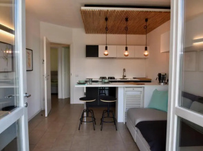Italian Vacation Homes - La Petite Maison du Lac