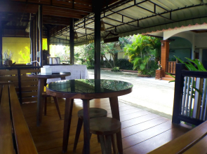Khum Nakhon Hotel