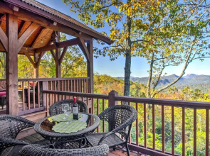6 Mi to Sapphire Ski! Mtn-view Gem w/ Resort Perks