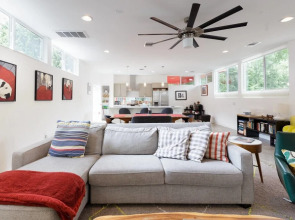 Bask in Light at an Artistic Townhouse Minutes From Downtown