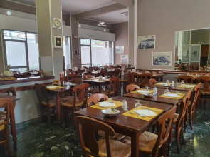 Sestri AR122 Executive Penthouse