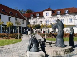 Akademie Schönbrunn Gästehaus St. Klara