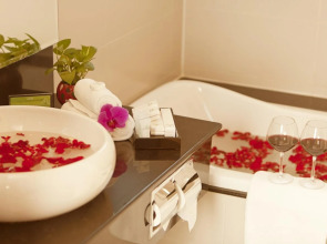 Liberty Hotel Saigon Parkview