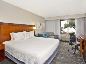 Courtyard by Marriott Gulfport Beachfront