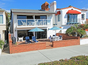 E Balboa 68385 by RedAwning