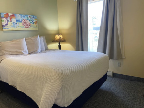 Sea Breeze Court