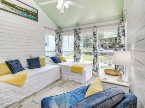 Chic Murrells Inlet Getaway ~ 2 Mi to Marsh Walk!