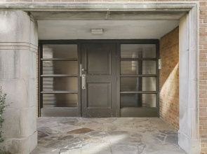 2BR Rogers Park Apt in Sheridan