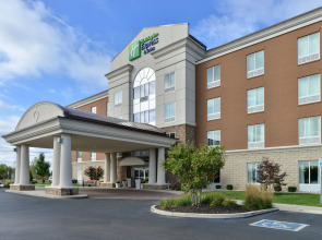 Holiday Inn Express & Suites Terre Haute by IHG