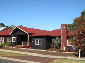 Dunsborough Beachouse YHA Backpackers
