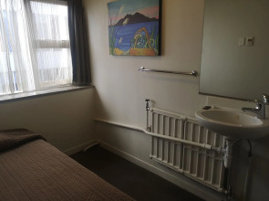 Kiwi International Hotel