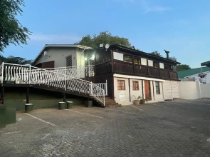 49 on Main: A Spacious Self Catering Guesthouse