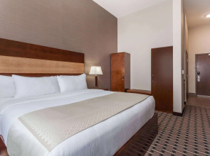 Wyndham Garden Edmonton Airport
