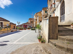 Nice Home in Laureana Cilento With 3 Bedrooms, Wifi and Jacuzzi