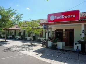 RedDoorz Syariah near Alun Alun Wonosari