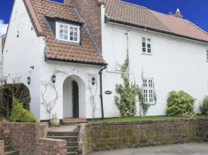 Duncot Bed and Breakfast (Women Only)