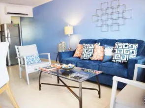2BR Condo Walking distance to Eagle Beach