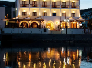 Chris Hotel