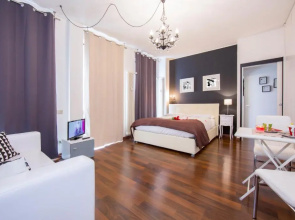 The Square Apartment