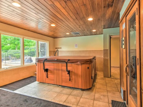 Charming Condo on Sky Valley Golf Course!
