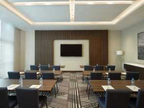 Hampton by Hilton Dubai Airport