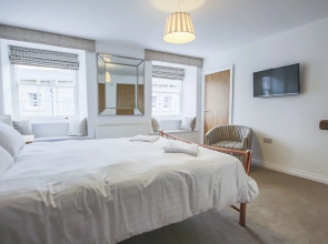 2 Bed- Tamar View by Pureserviced