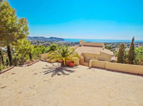 Casa del Campo - sea view villa with private pool in Moraira