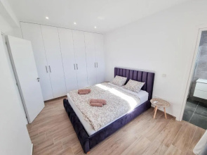 Lucky Strike Apartment