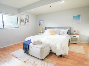 Sunnyvale 3B2b Super Big House